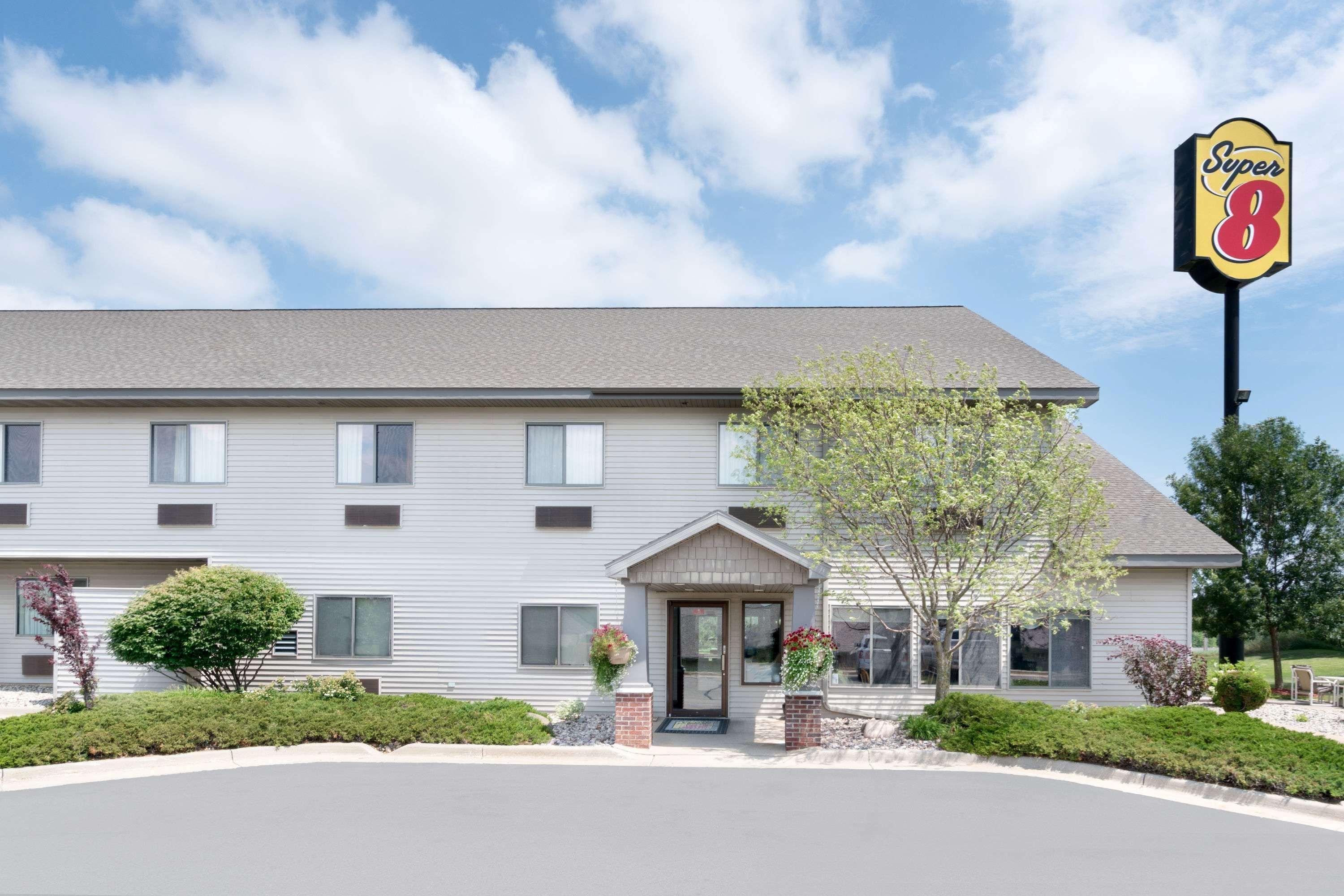 Super 8 By Wyndham Sparta Exterior photo