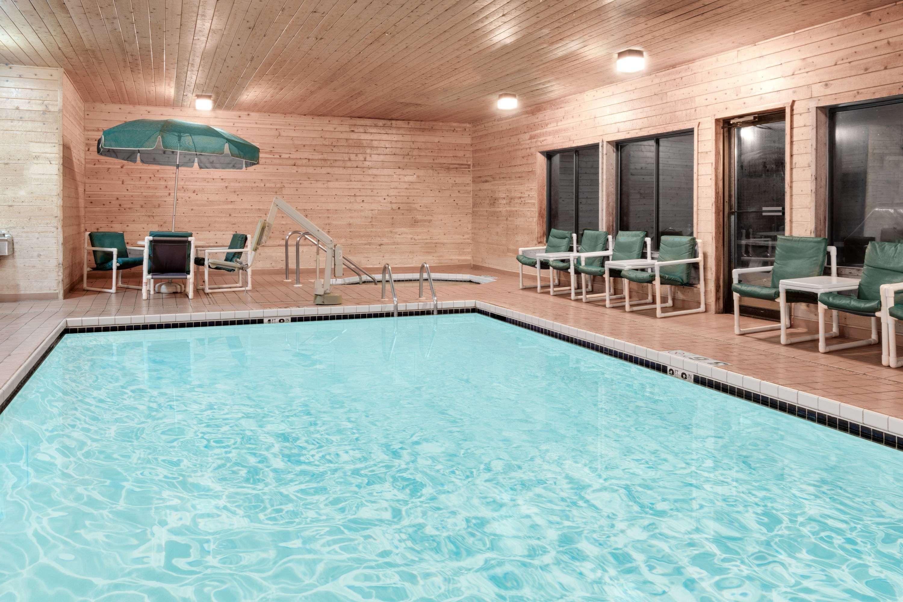 Super 8 By Wyndham Sparta Exterior photo