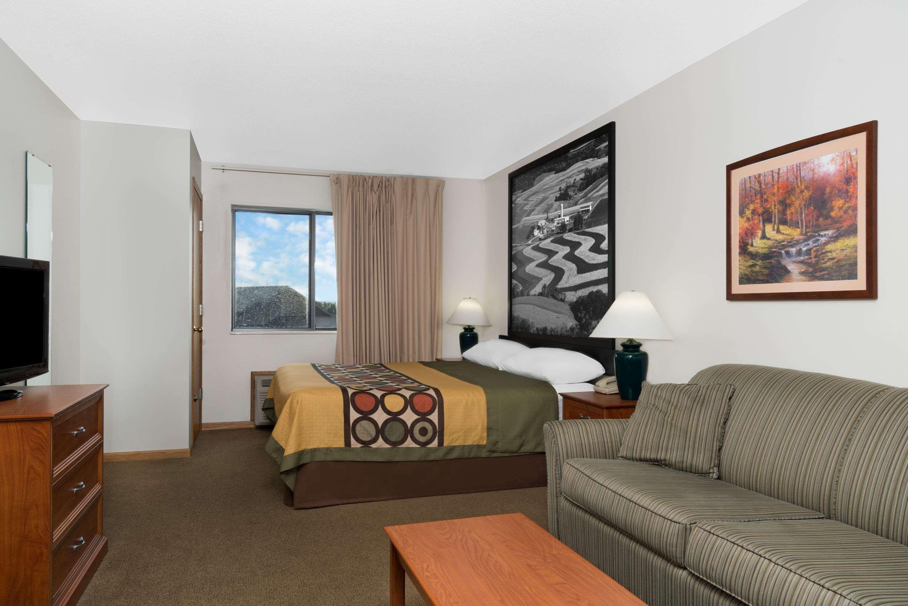 Super 8 By Wyndham Sparta Exterior photo