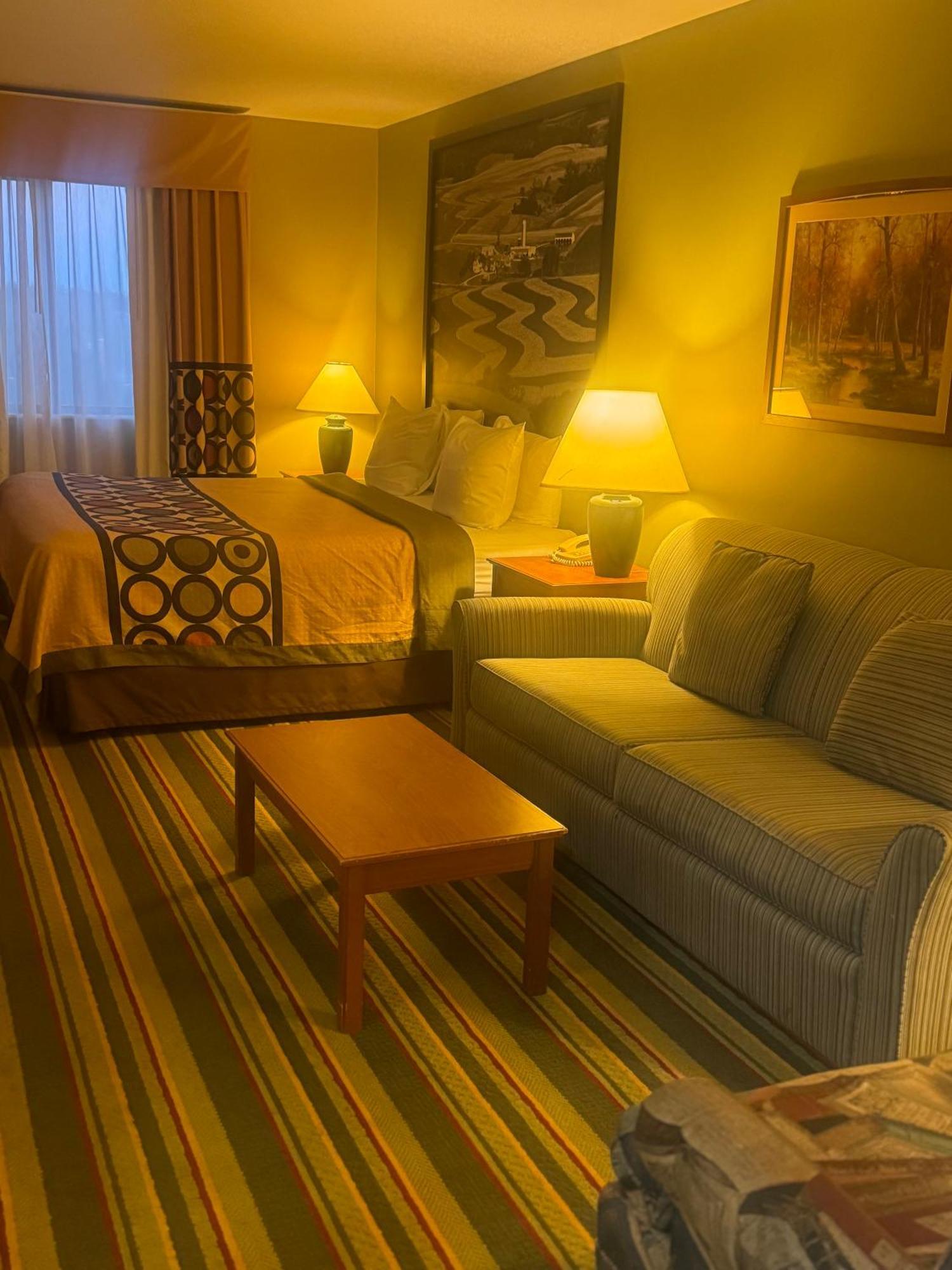 Super 8 By Wyndham Sparta Exterior photo